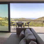 Ilgaz Vineyard By Holidaykeys דירה קיירניה